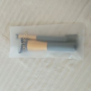 Carlucce cosmetic brush duo